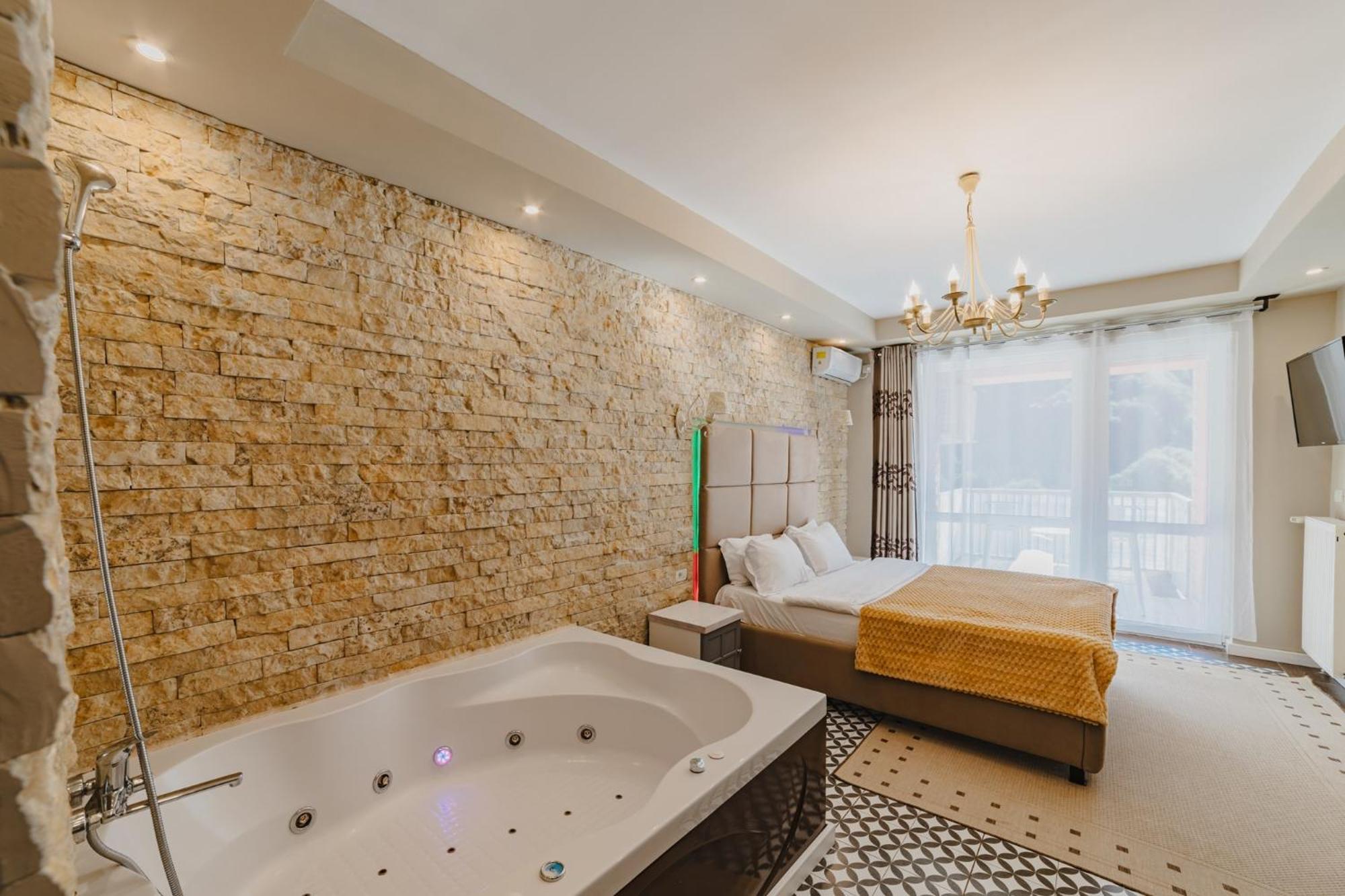 Romantic Jacuzzi Belleview Studio Sinaia Kültér fotó