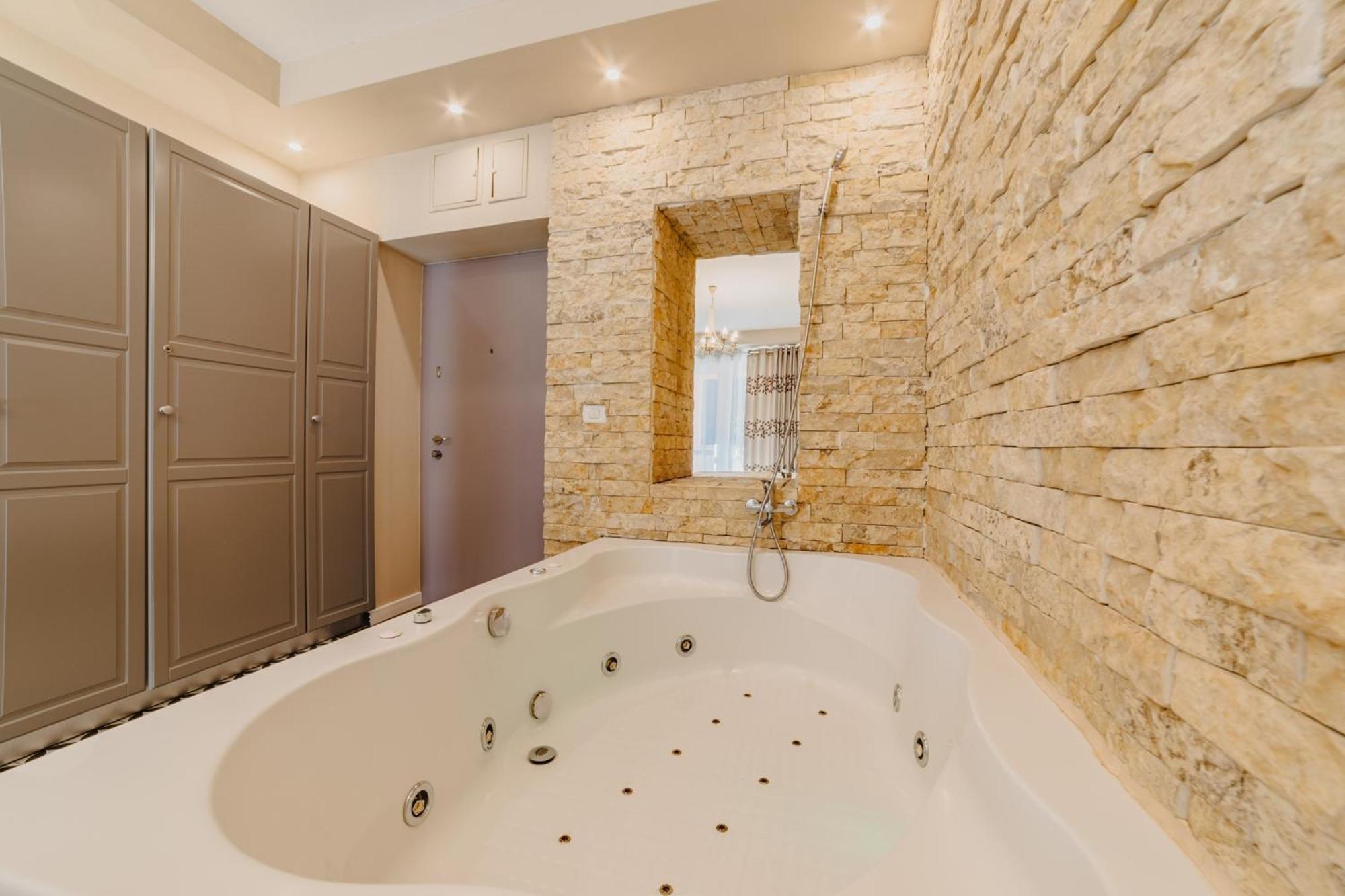 Romantic Jacuzzi Belleview Studio Sinaia Kültér fotó
