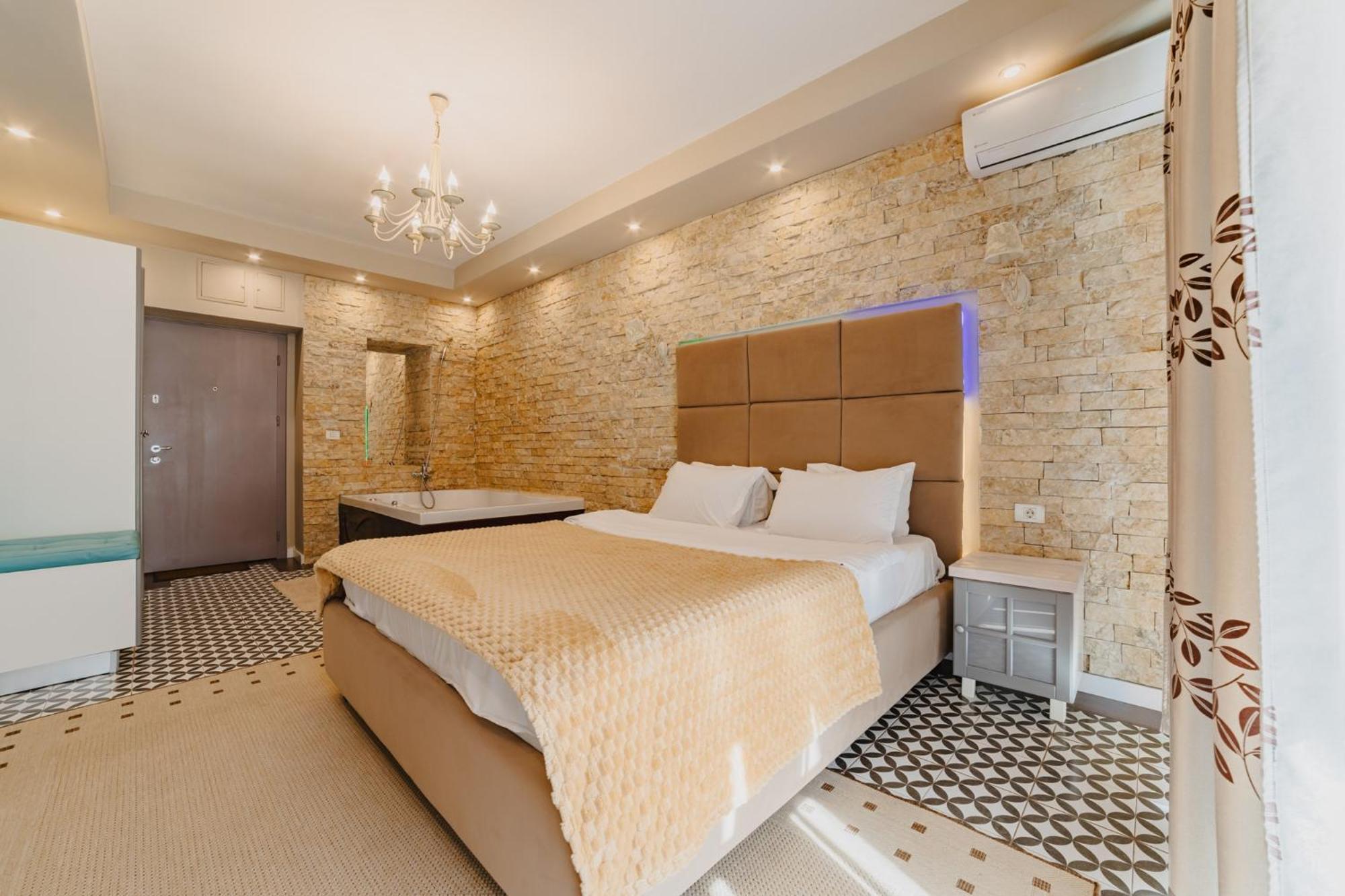 Romantic Jacuzzi Belleview Studio Sinaia Kültér fotó